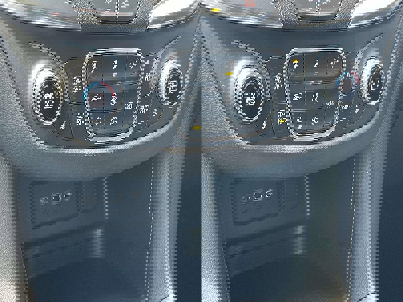 Used 2023 Chevrolet Equinox LT image 35