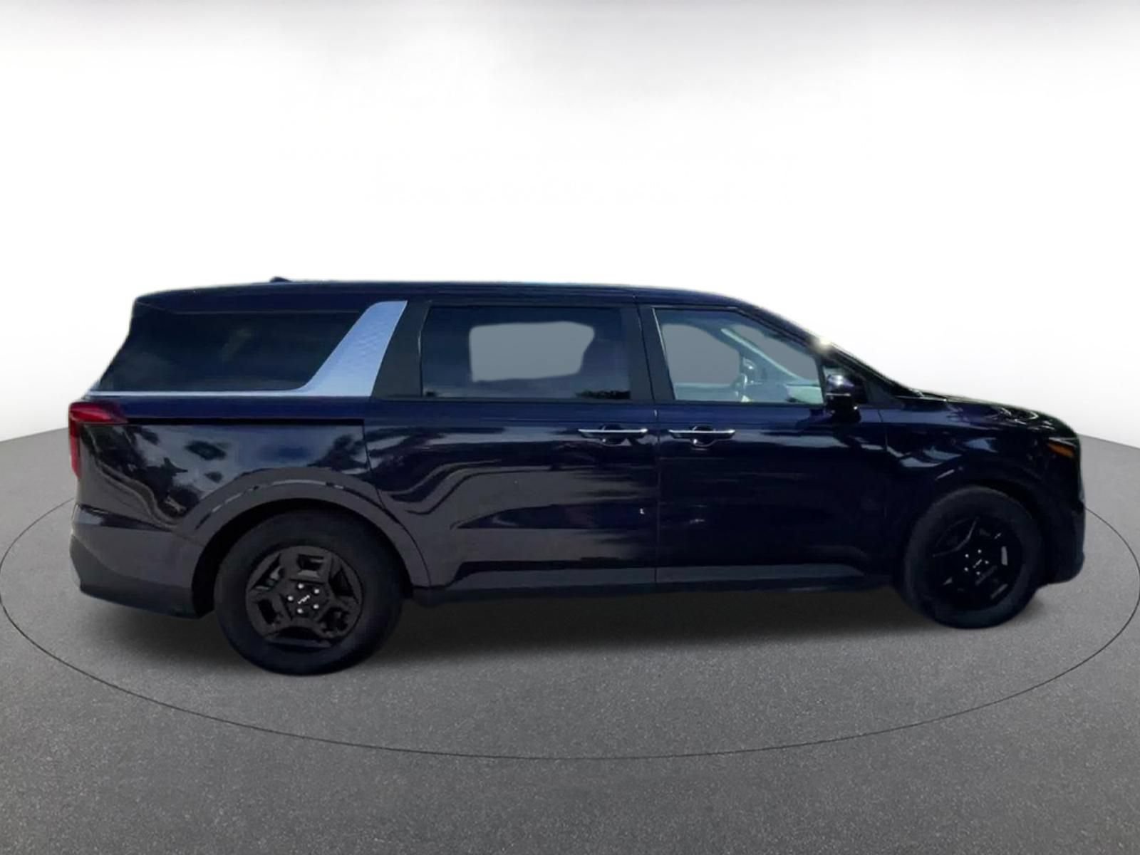 Used 2026 Kia Carnival FWD image 15