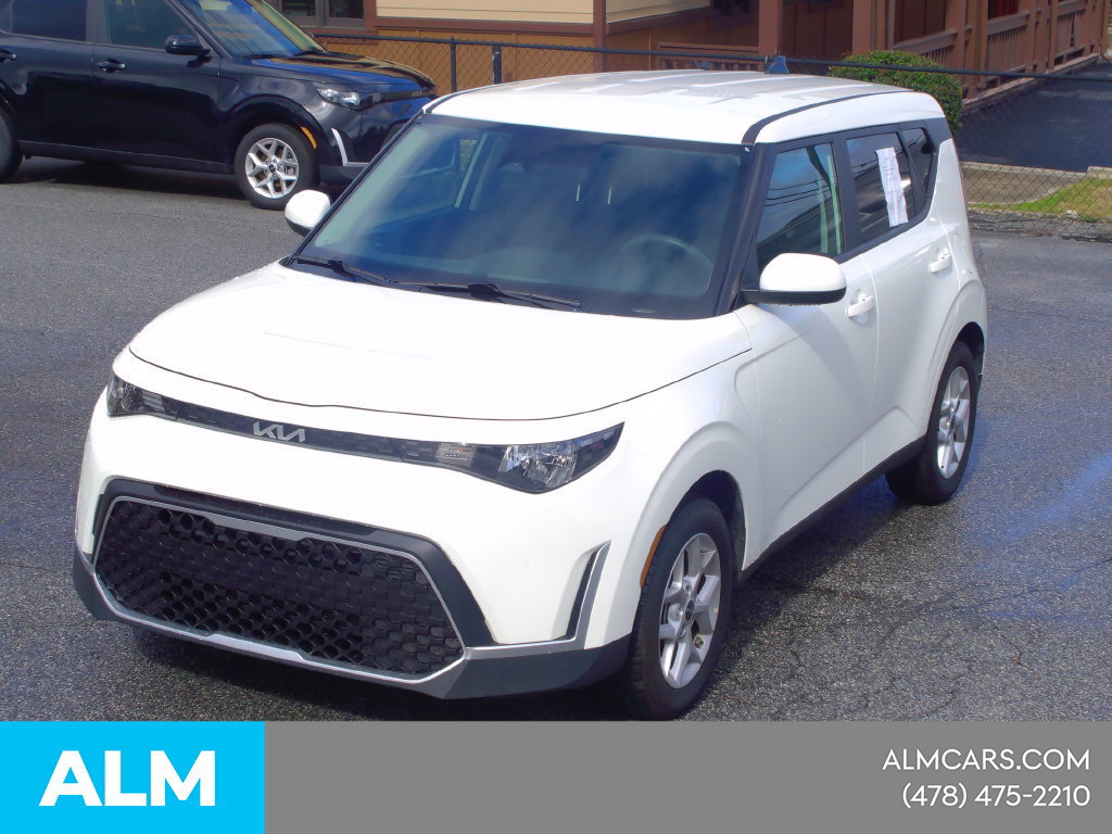 Used 2025 Kia Soul LX w/ LX Technology Package FWD image 14