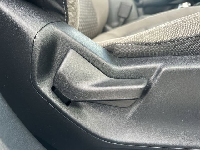 Used 2021 Ford Escape SE w/ SE Sport Appearance Package image 28