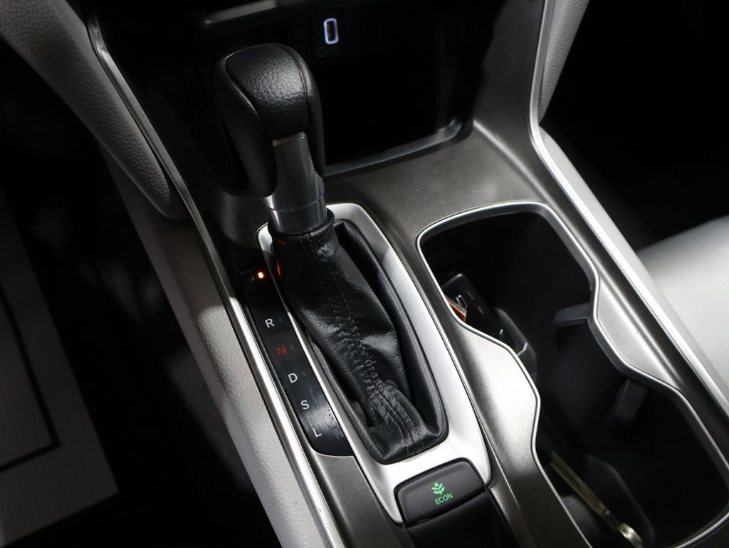 Used 2019 Honda Accord EX image 32