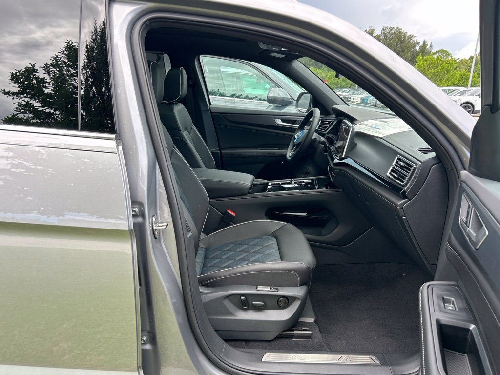 New 2026 Volkswagen Atlas Cross Sport SEL Premium R-Line AWD/4WD image 41