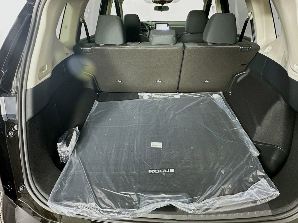 New 2026 Nissan Rogue SV w/ Cold Weather Package AWD/4WD image 32