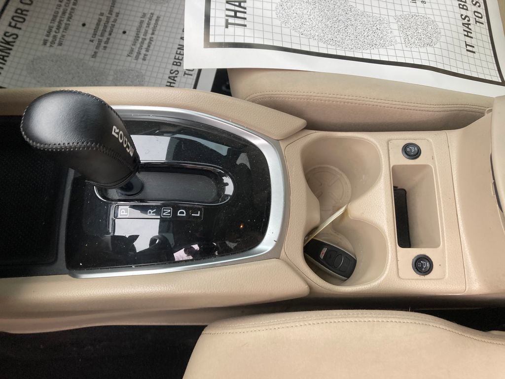 Used 2016 Nissan Rogue SV image 36