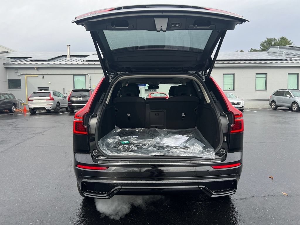 New 2026 Volvo XC60 B5 Plus w/ Protection Package Premier AWD/4WD image 26