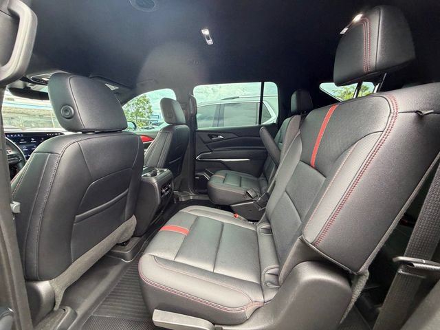 Used 2025 Chevrolet Traverse RS AWD/4WD image 12