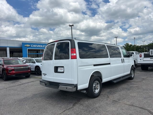 New 2025 Chevrolet Express 3500 Extended RWD image 3