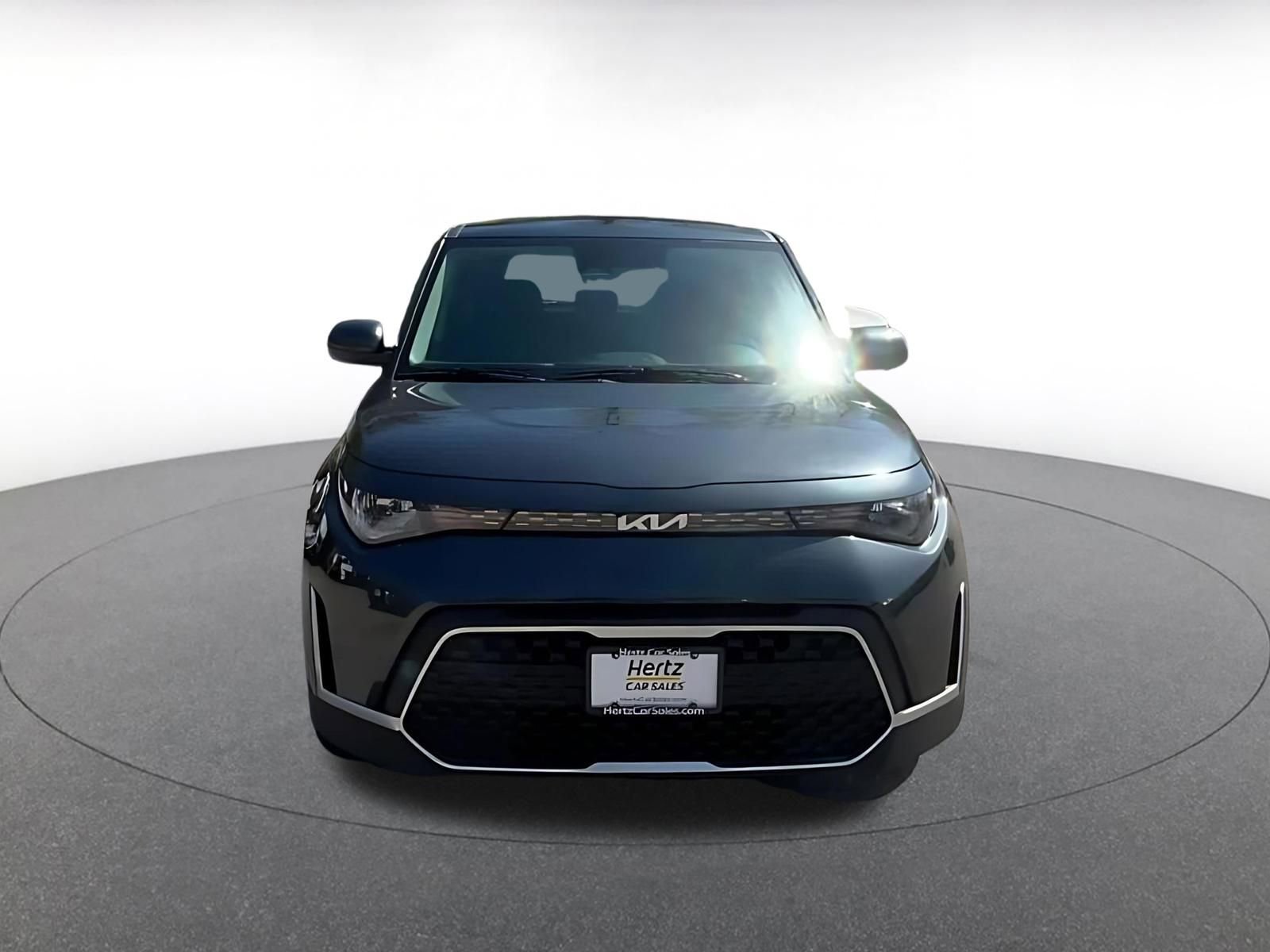 Used 2025 Kia Soul LX w/ LX Technology Package FWD image 4