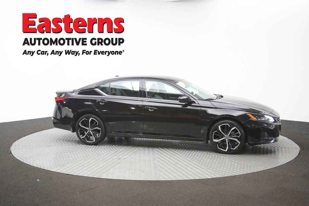 Used 2025 Nissan Altima 2.5 SR FWD image 42
