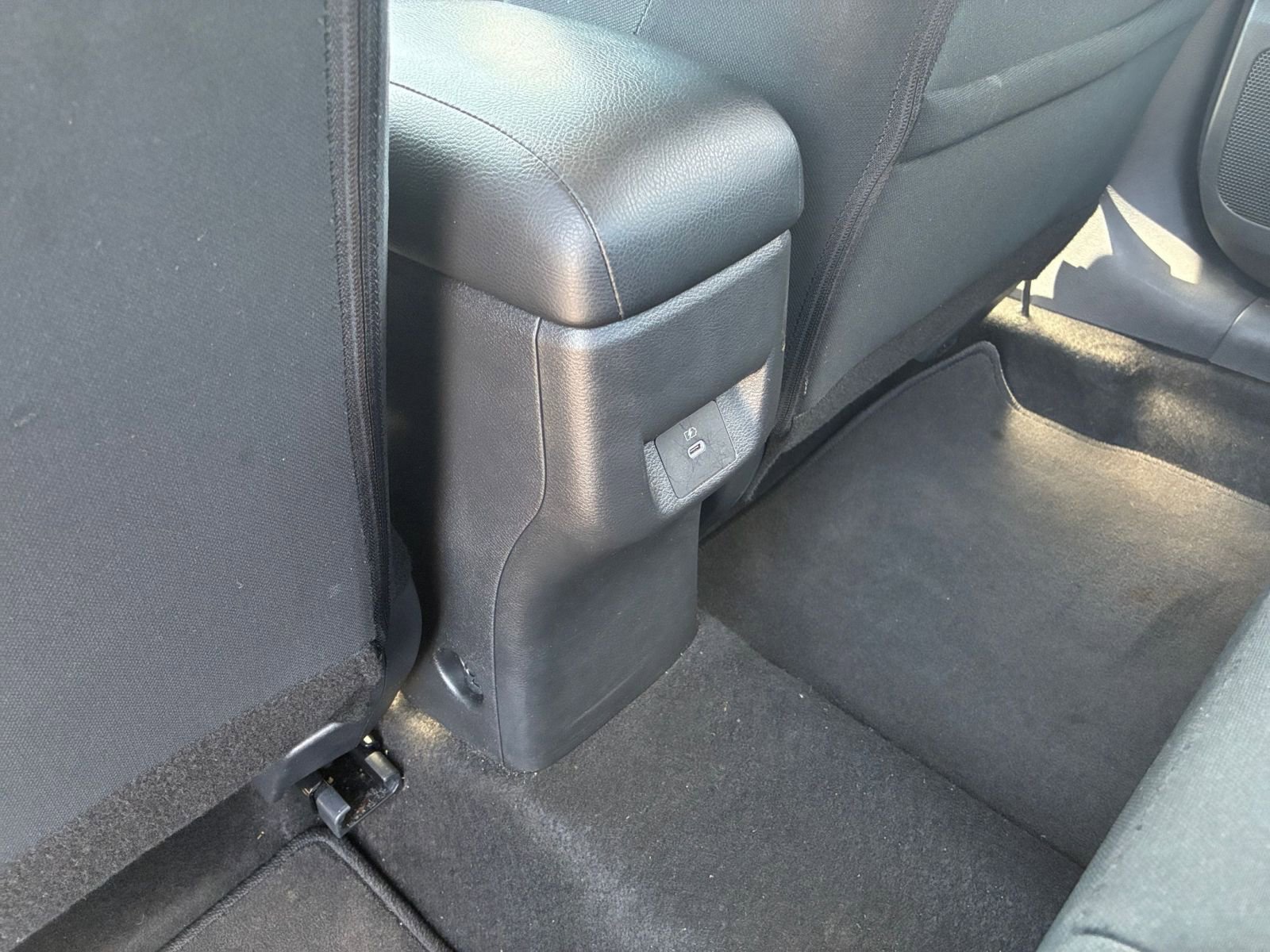 Used 2025 Nissan Versa SV w/ Trunk Package image 21
