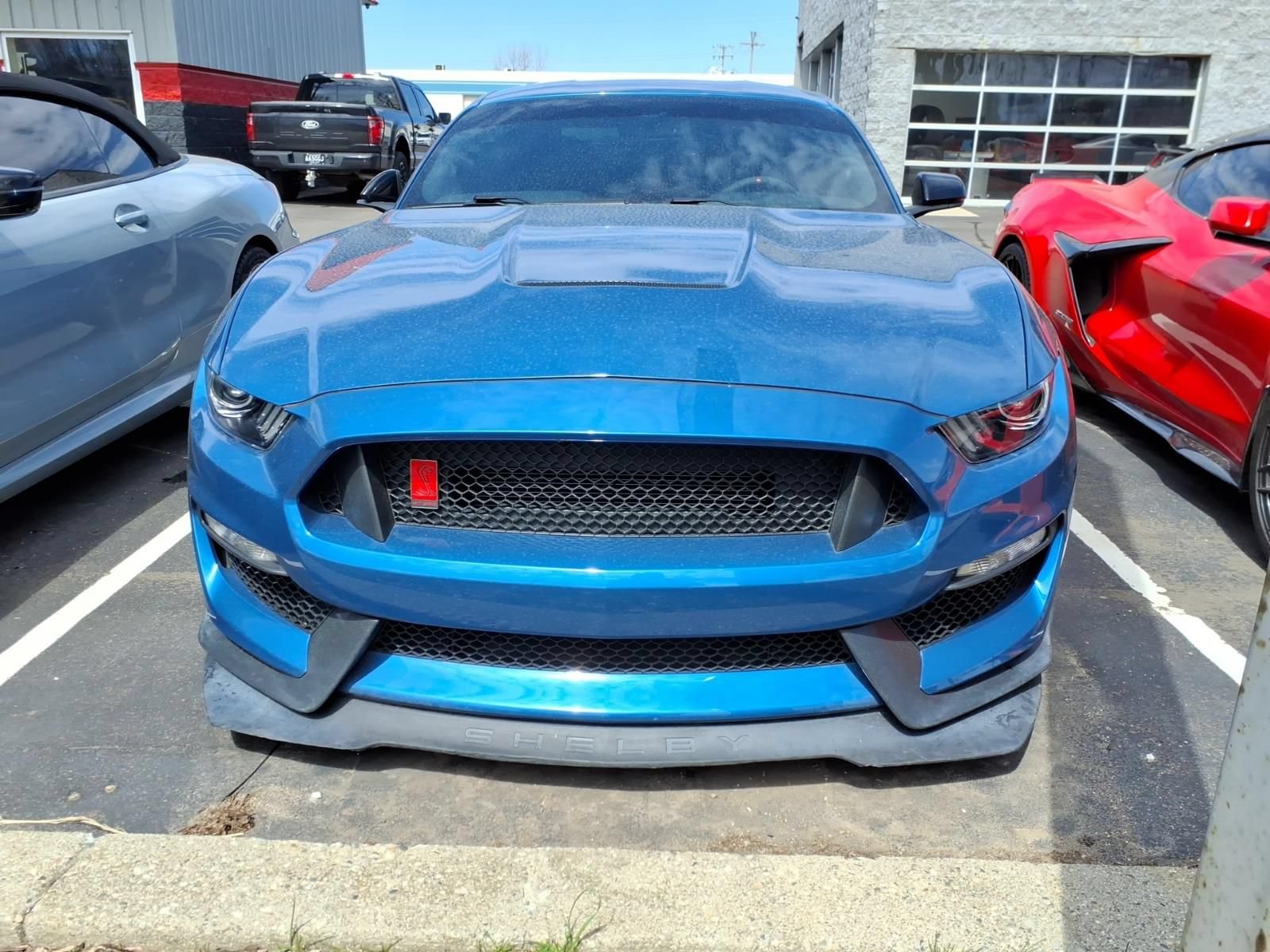 Used 2020 Ford Mustang Shelby GT350R w/ GT350R Equipment Group 920A RWD image 2