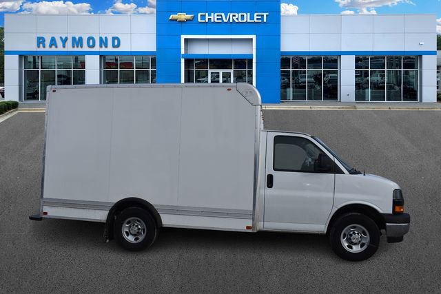 New 2025 Chevrolet Express 3500 w/ Power Convenience Package image 2