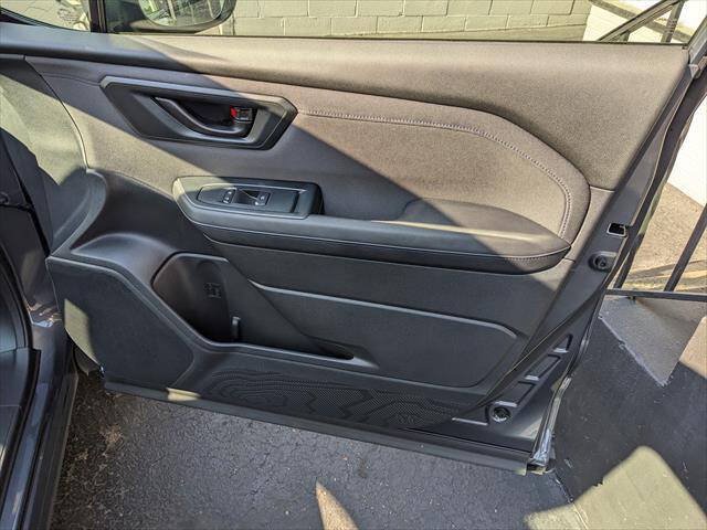 Used 2025 Subaru Forester Premium AWD/4WD image 22