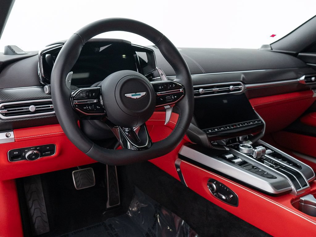 Used 2025 Aston Martin Vanquish RWD image 14