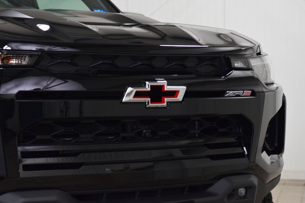 New 2026 Chevrolet Colorado ZR2 w/ Technology Package AWD/4WD image 11