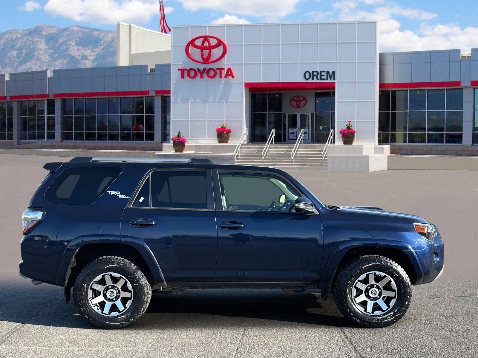 Used 2017 Toyota 4Runner TRD Off-Road Premium image 3