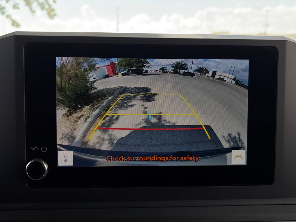 Used 2025 Toyota Tacoma SR AWD/4WD image 16