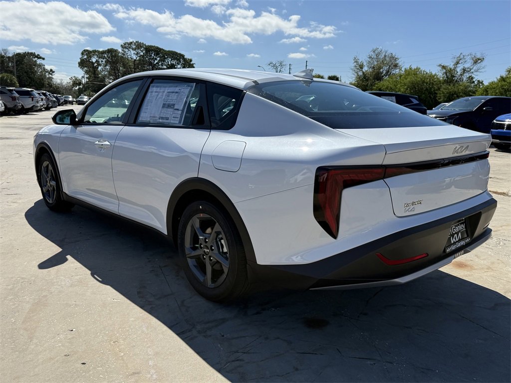 New 2025 Kia K4 LXS image 6