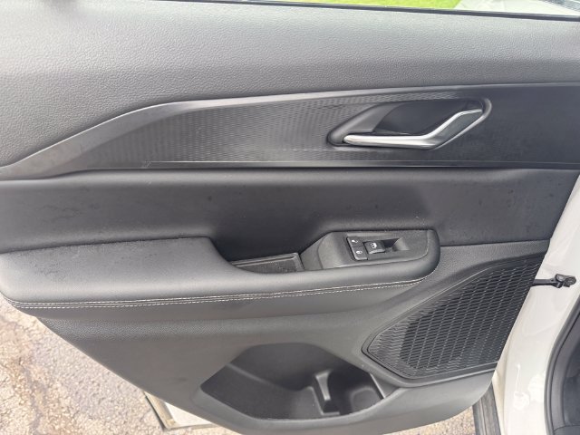 Certified 2025 Jeep Grand Cherokee Altitude AWD/4WD image 19