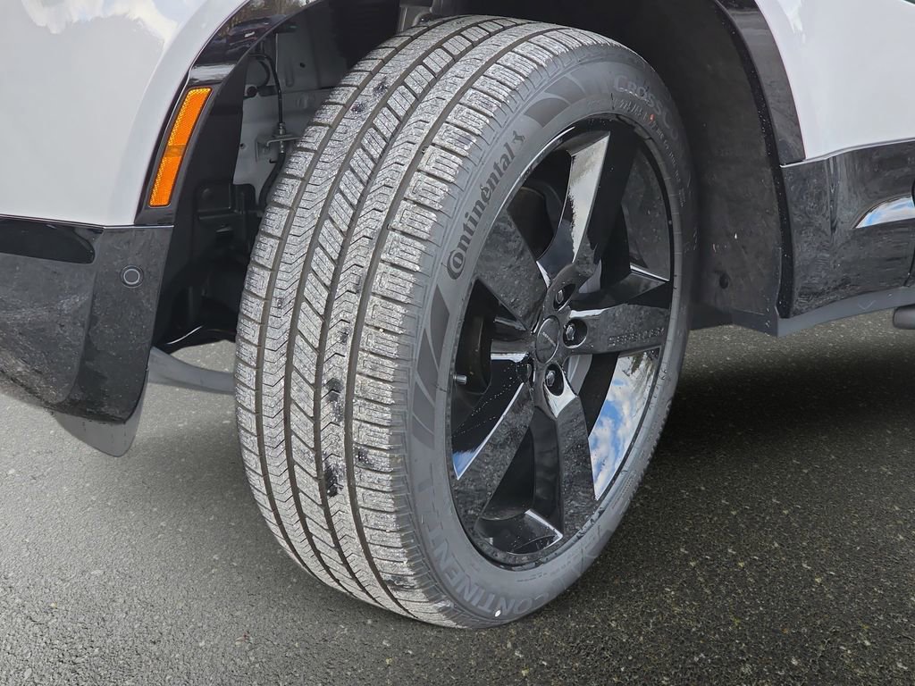 New 2026 Land Rover Defender 110 X-Dynamic SE image 33