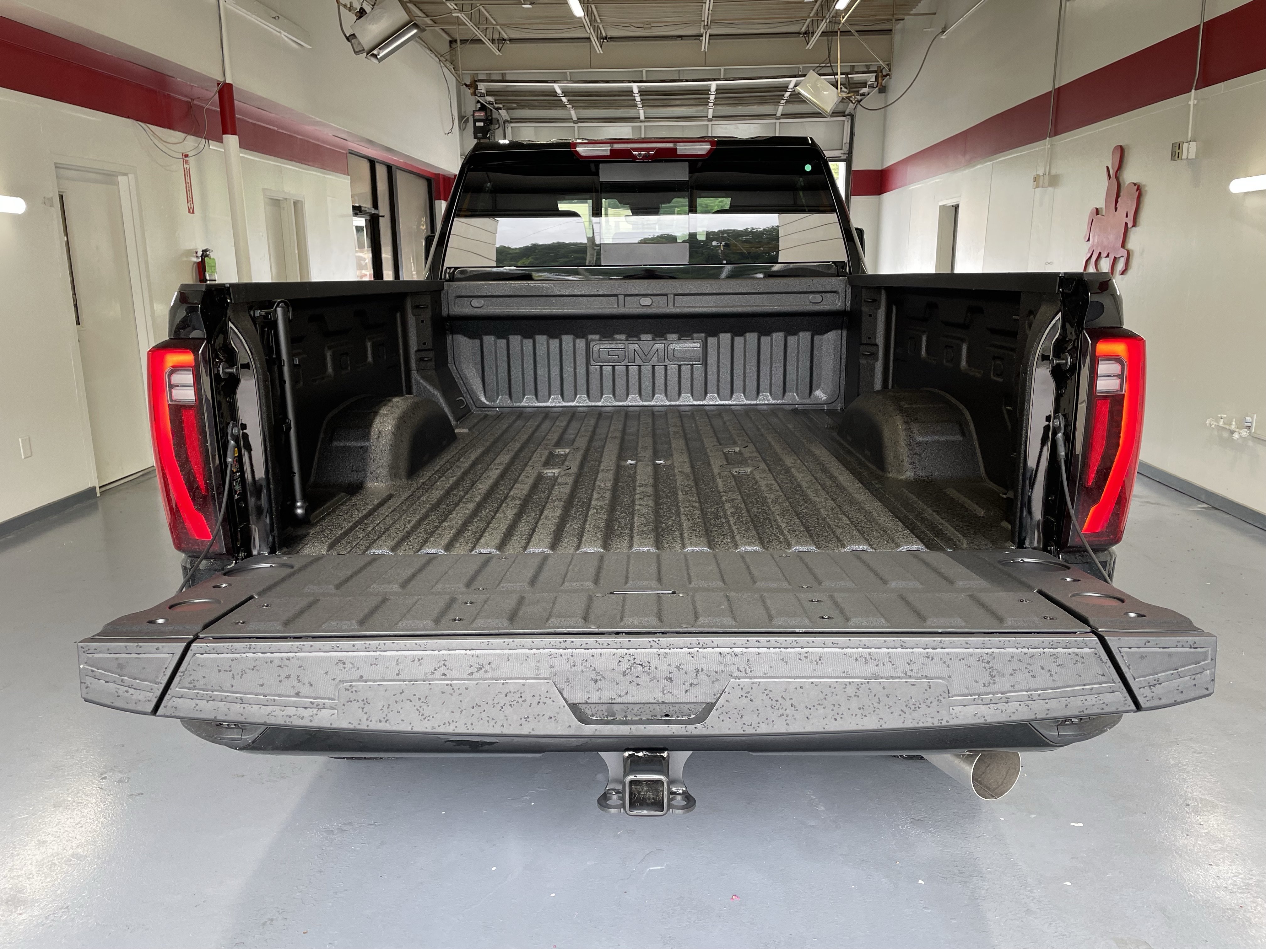 New 2026 GMC Sierra 2500 Denali w/ Denali Reserve Package AWD/4WD image 8