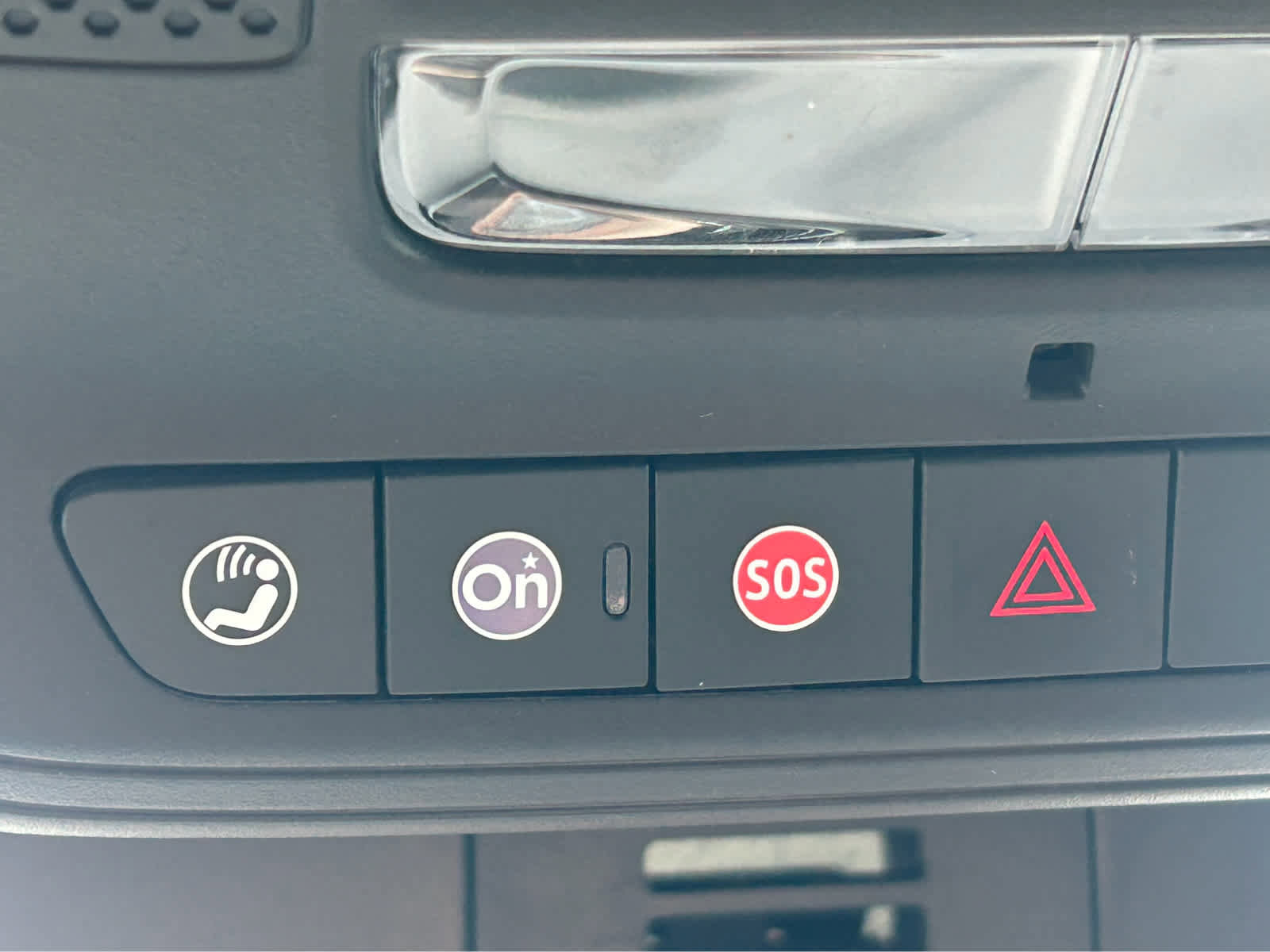 Used 2025 Chevrolet Traverse LT image 45