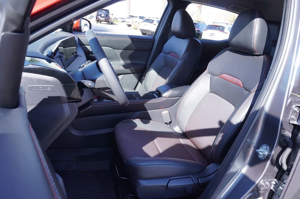 Certified 2025 Nissan Kicks SR FWD image 13