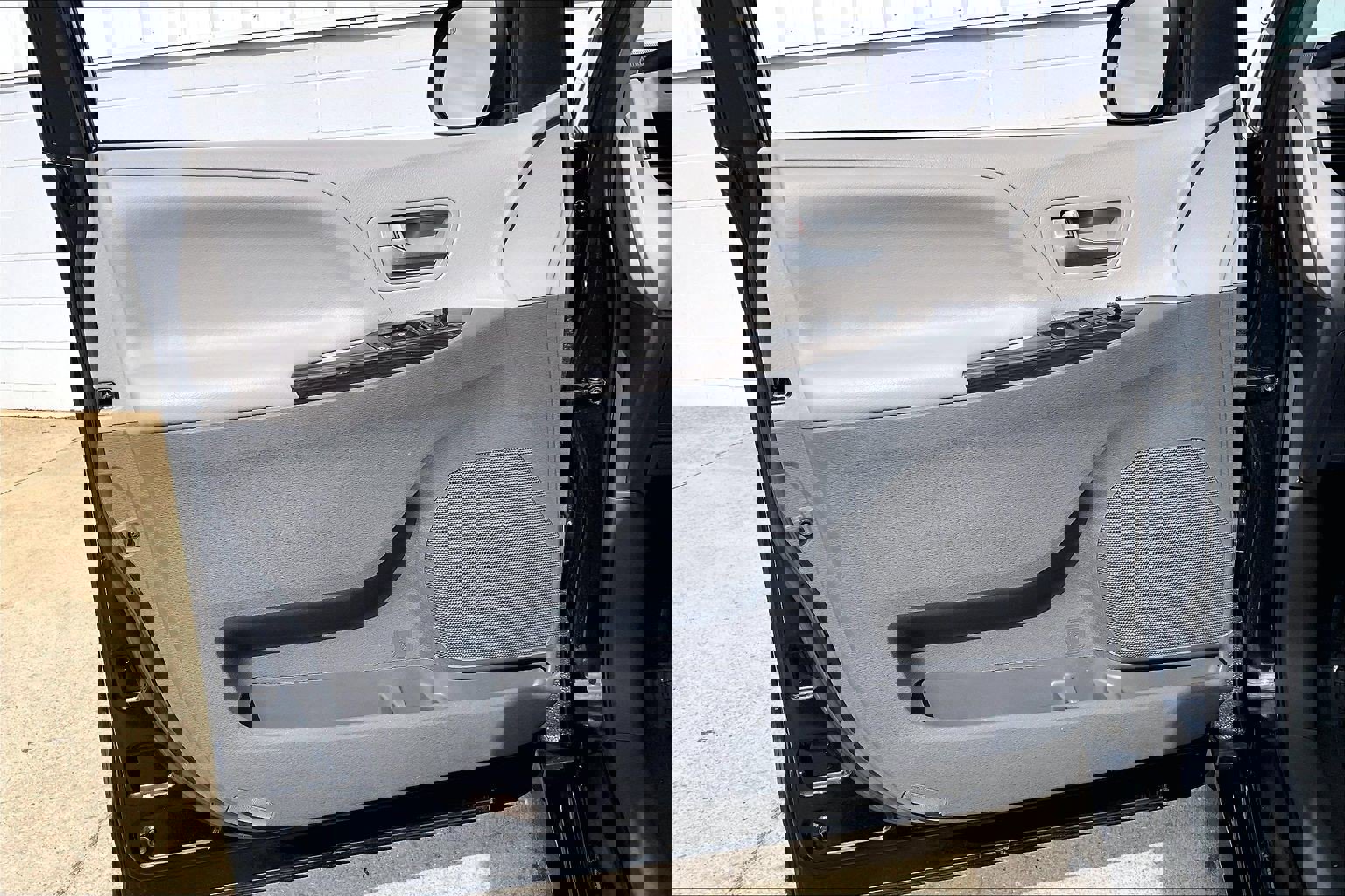 Used 2019 Toyota Sienna XLE image 28