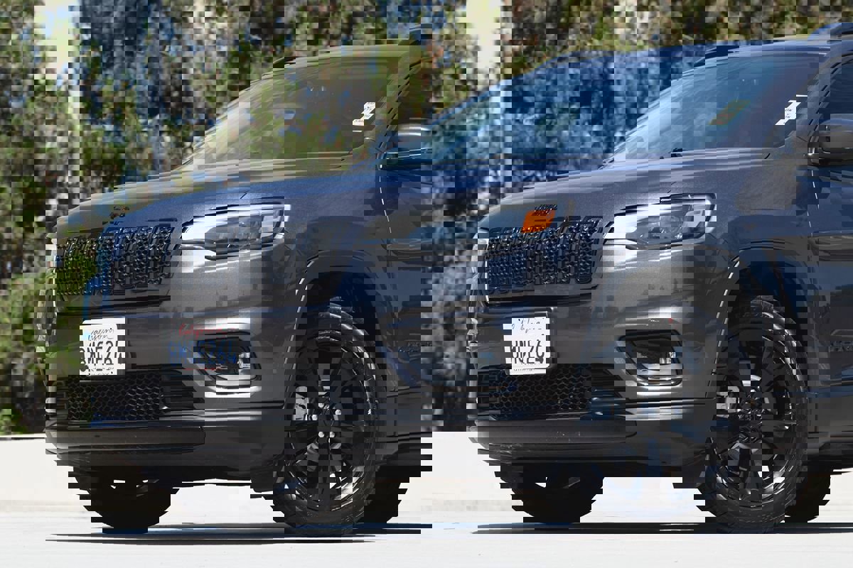 Used 2019 Jeep Cherokee Latitude Plus image 5