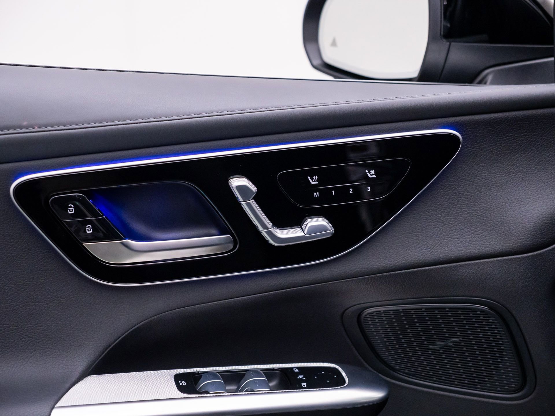 Used 2024 Mercedes-Benz GLC 300 4MATIC image 15