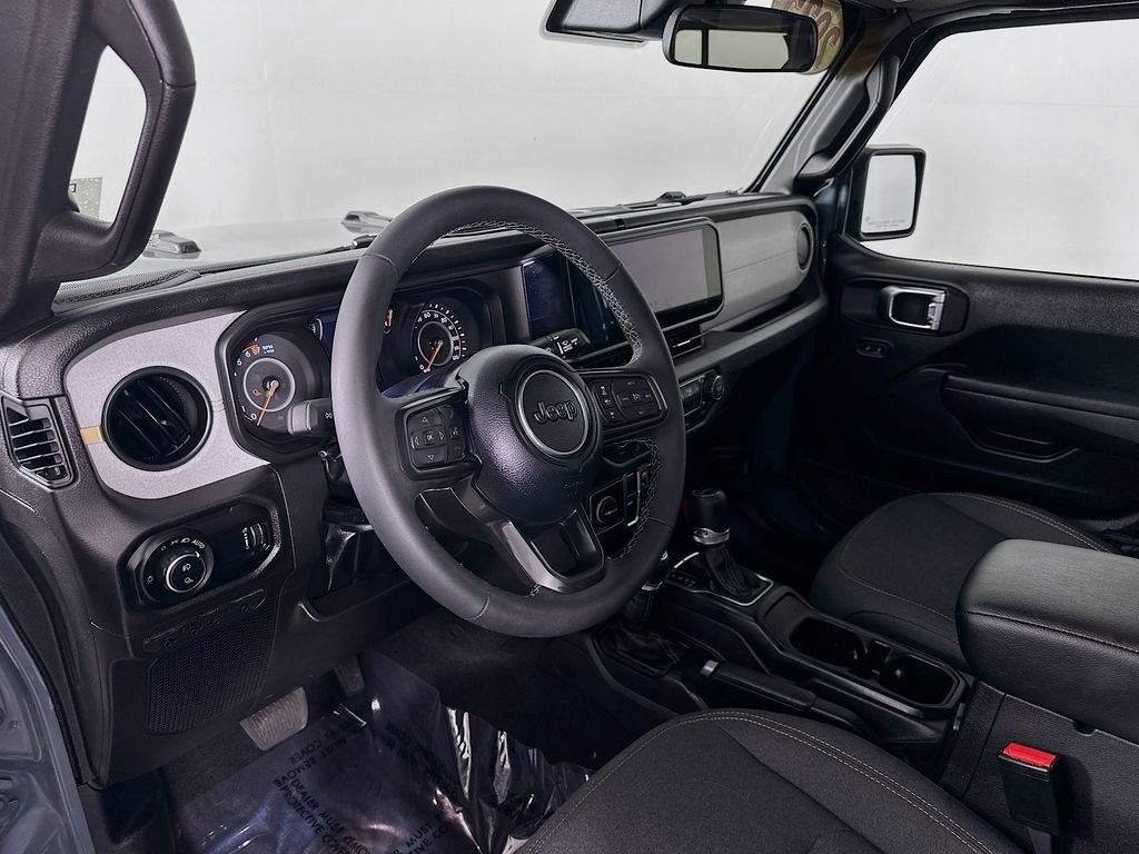 Certified 2025 Jeep Gladiator Sport AWD/4WD image 17
