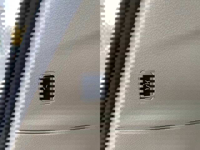 Certified 2017 Chrysler Pacifica Touring-L image 12