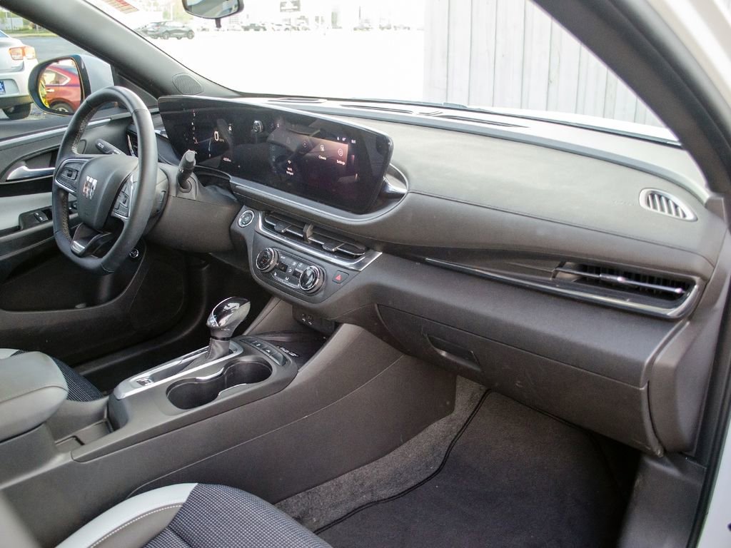 Used 2024 Buick Envista Preferred w/ Convenience I Package FWD image 31