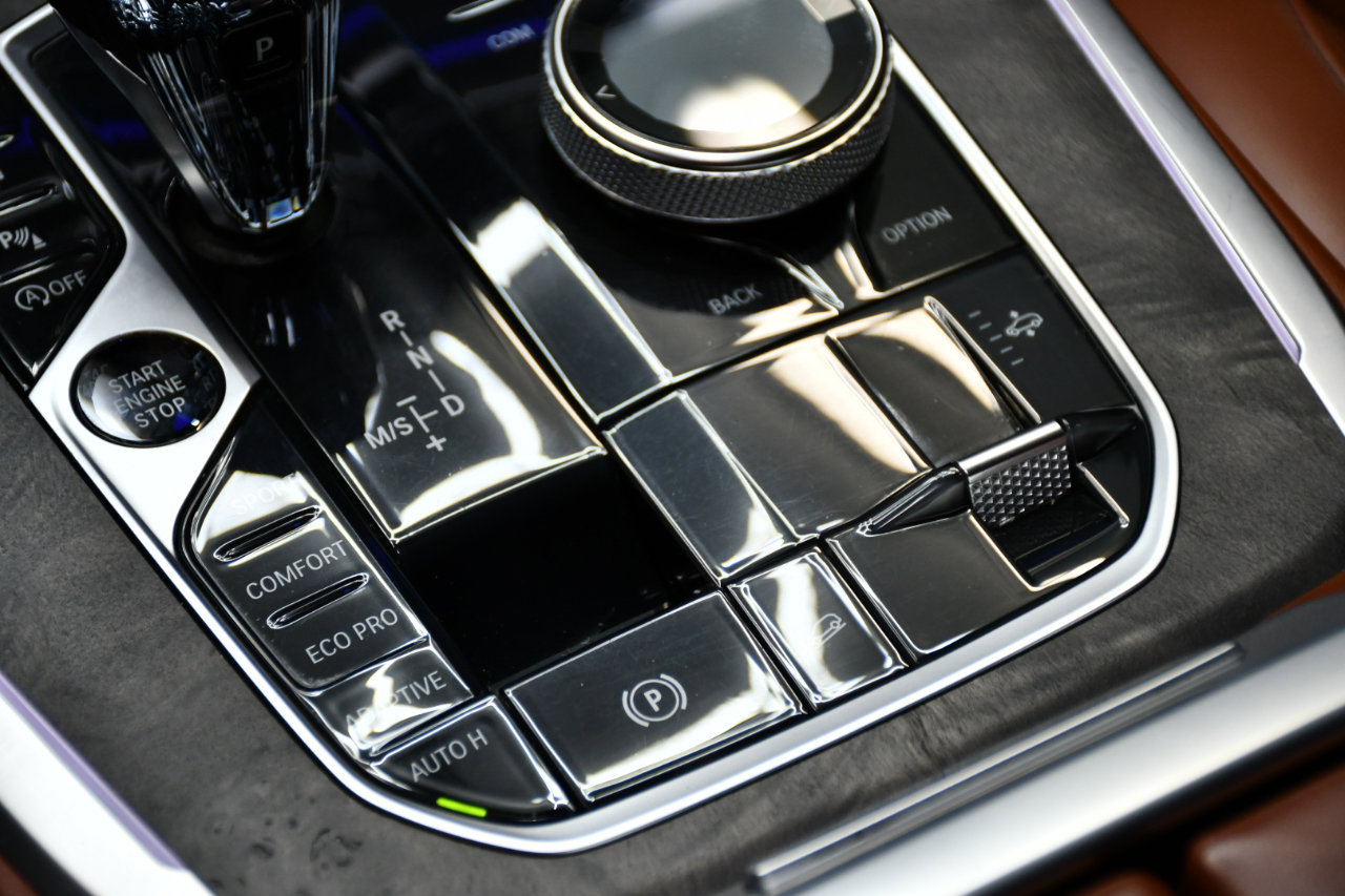 Used 2022 BMW X7 M50i w/ Executive Package image 36