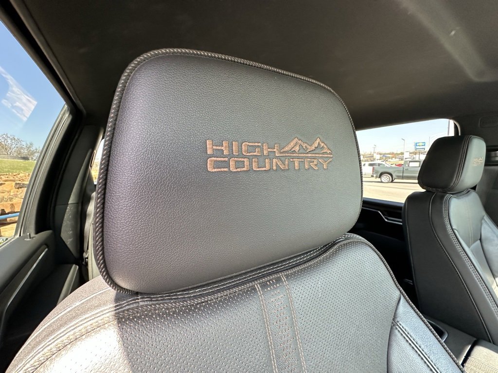 Used 2025 Chevrolet Silverado 2500 High Country w/ Technology Package image 16