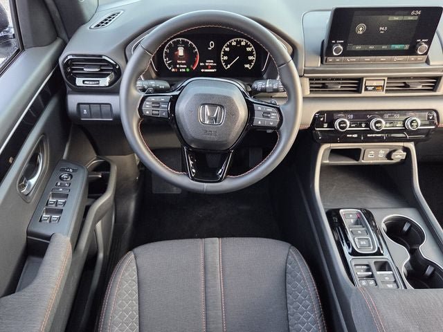 Used 2025 Honda Pilot Sport image 12