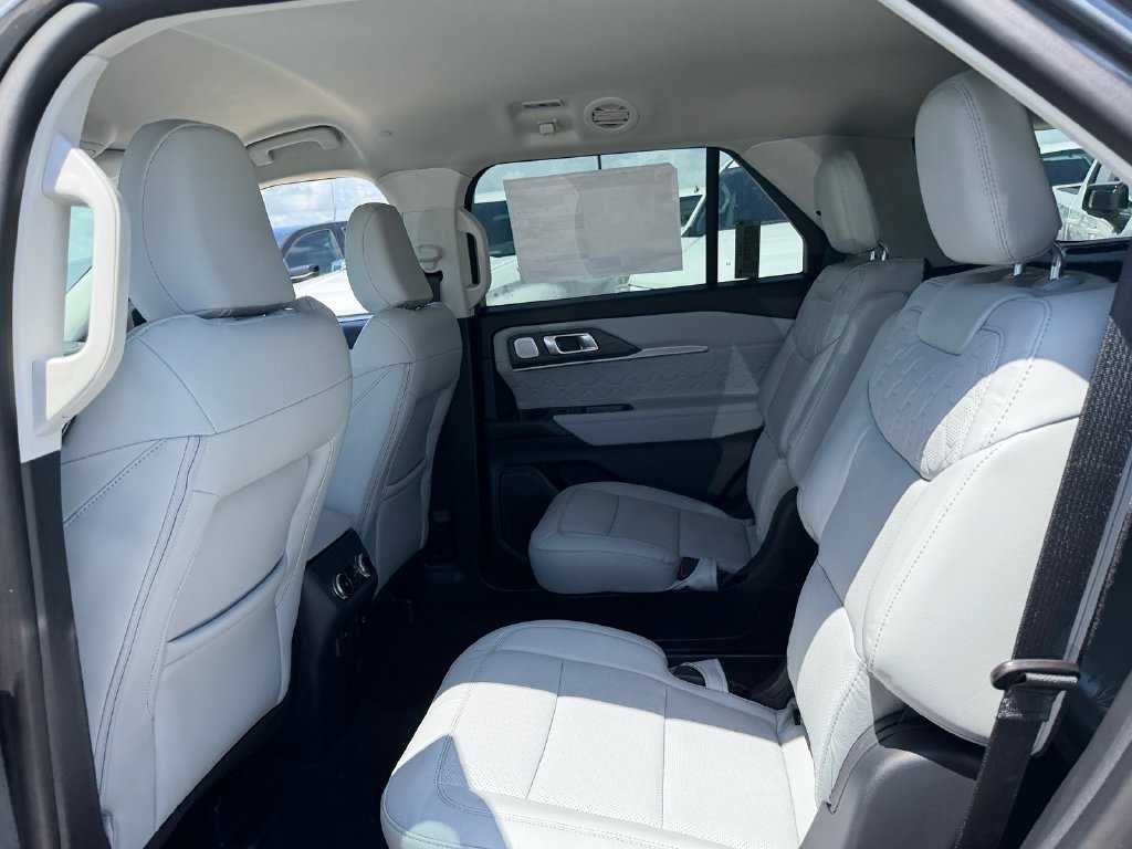 New 2026 Ford Explorer Platinum w/ LUX Leather Package AWD/4WD image 7