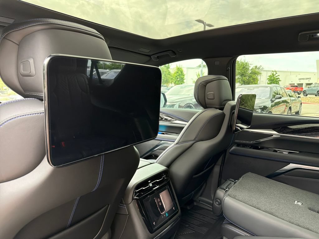 New 2026 Cadillac Escalade IQL Sport 1 w/ LPO, Floor Liner Package AWD/4WD image 35
