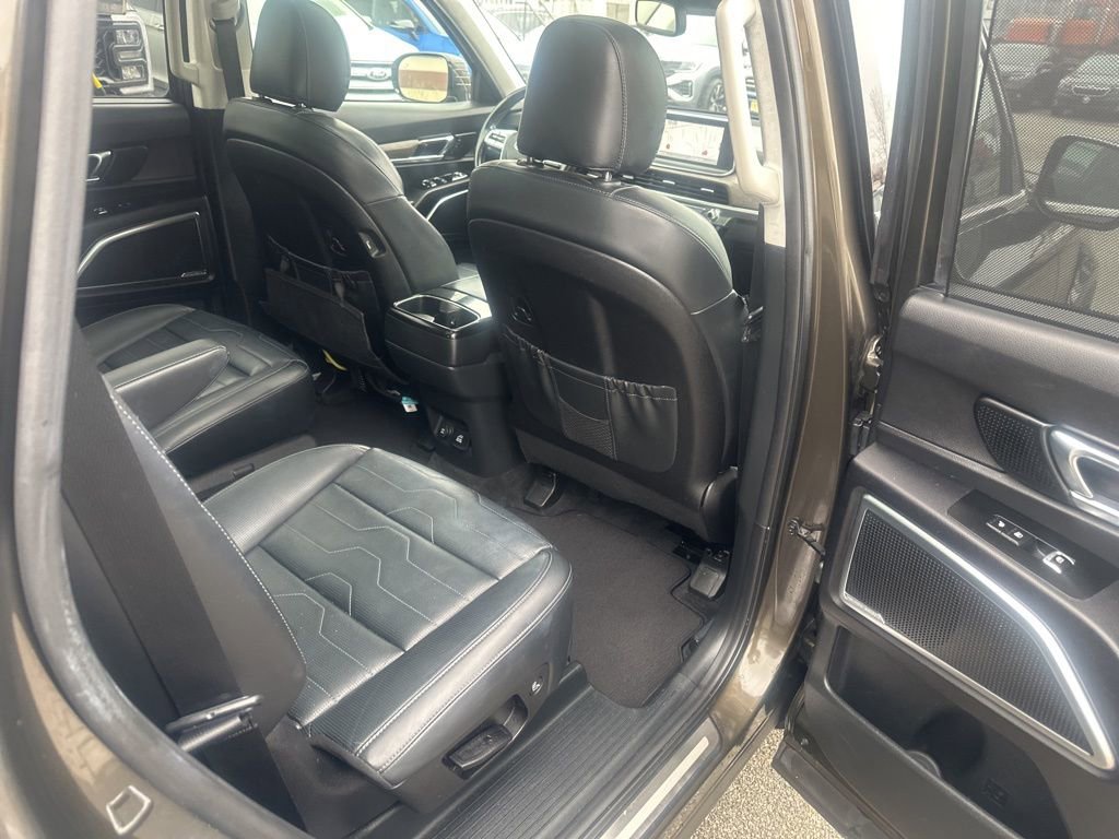 Used 2021 Kia Telluride SX w/ SX Prestige Package image 38