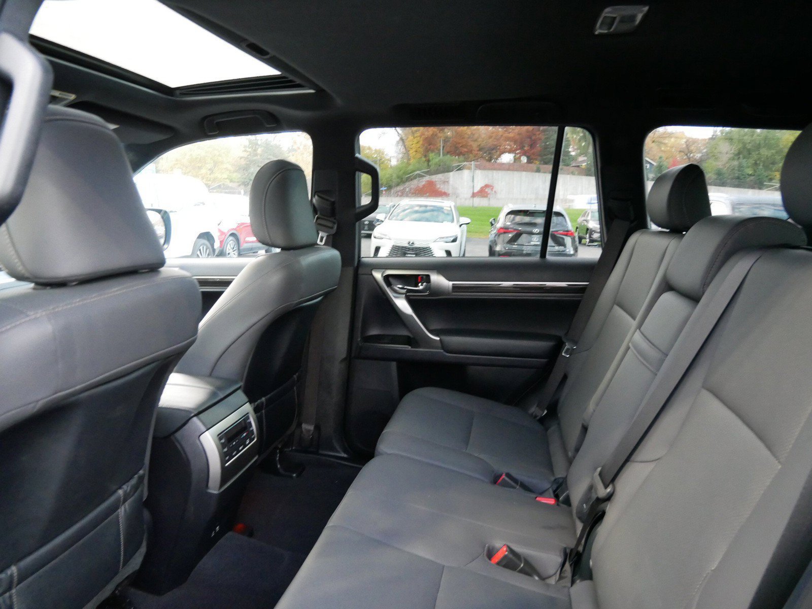 Certified 2023 Lexus GX 460 Premium w/ Premium Package AWD/4WD image 11