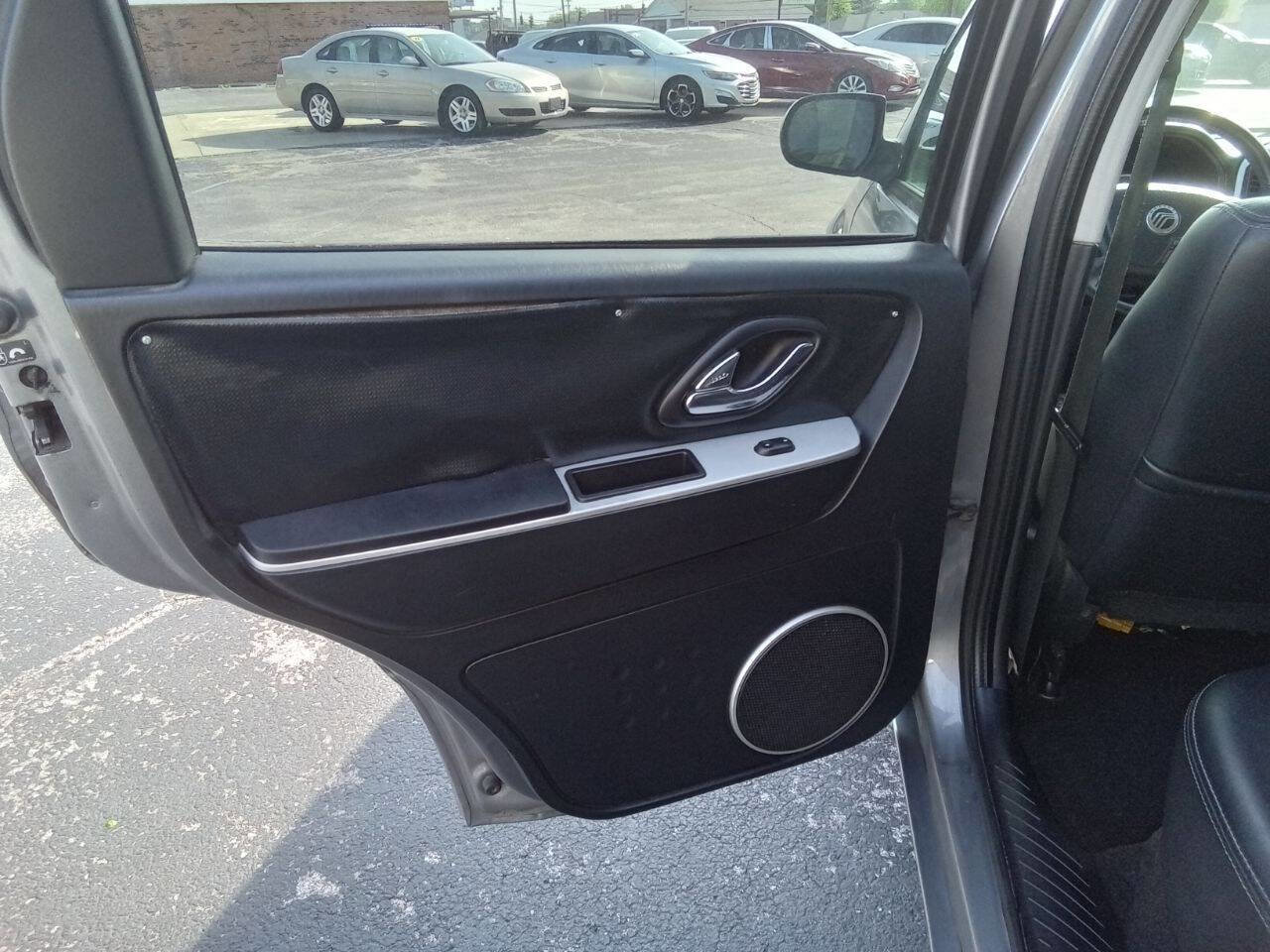 Used 2007 Mercury Mariner Luxury image 14