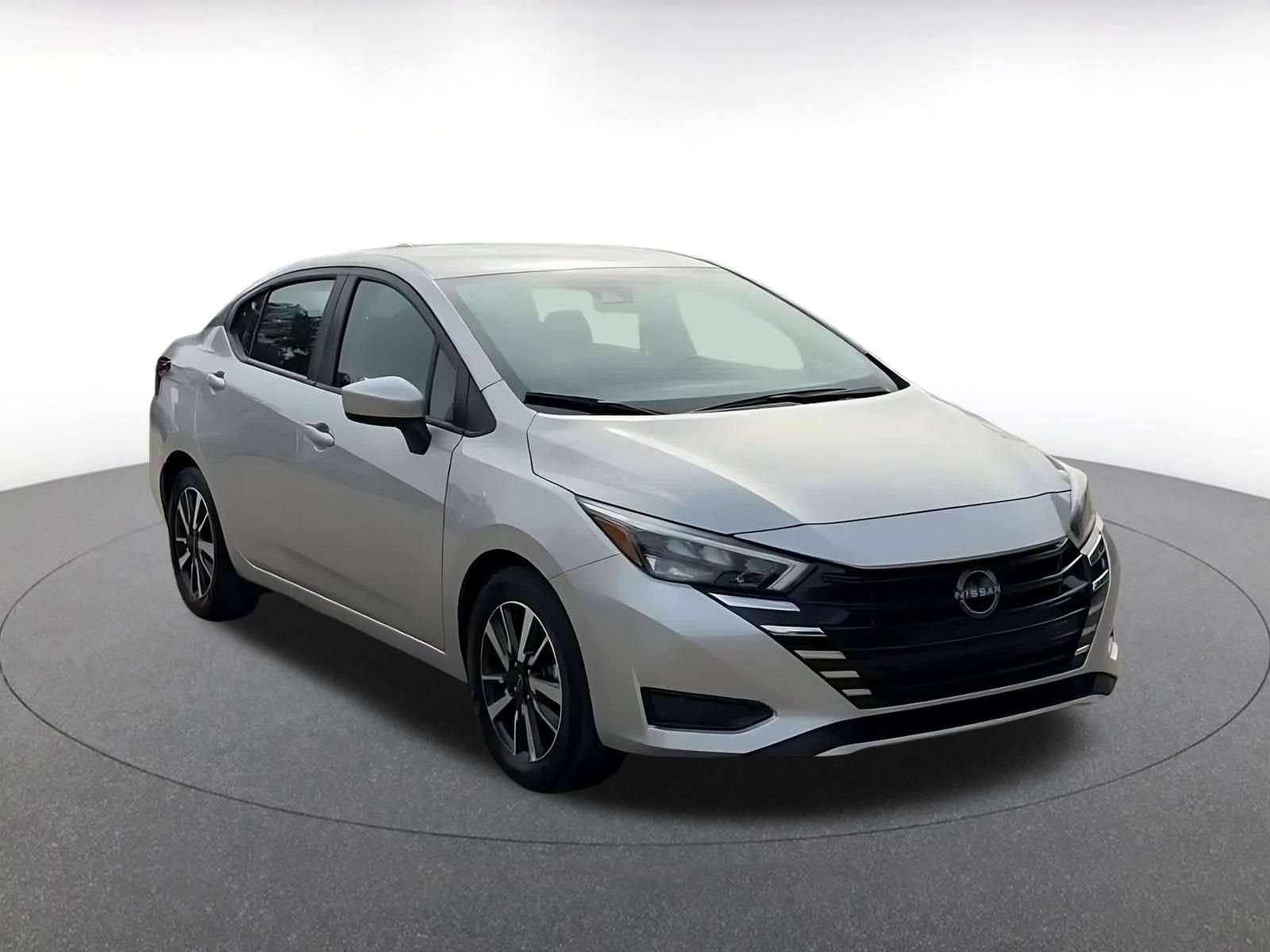 Used 2025 Nissan Versa SV FWD image 3