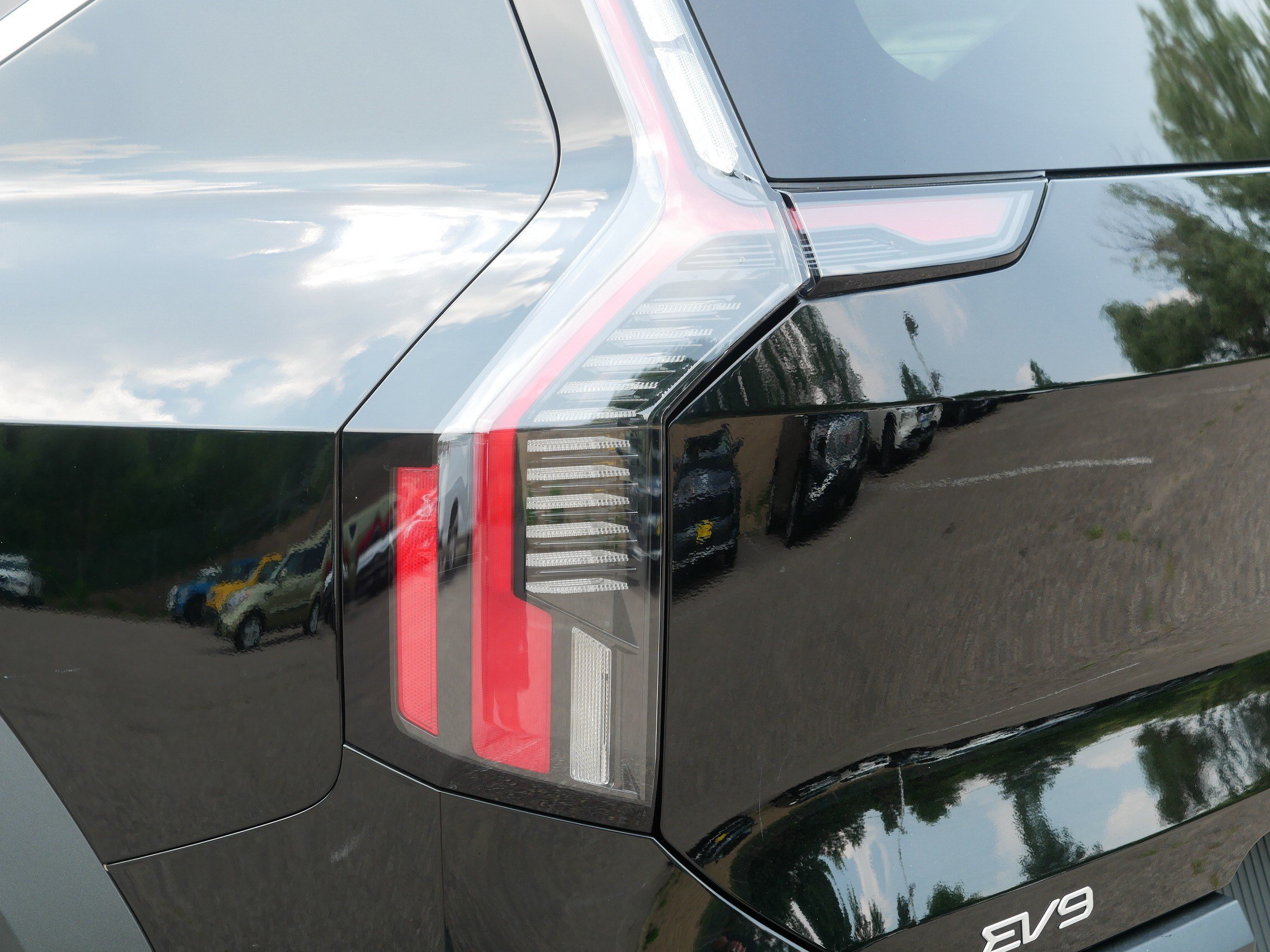 Certified 2024 Kia EV9 Wind AWD/4WD image 17