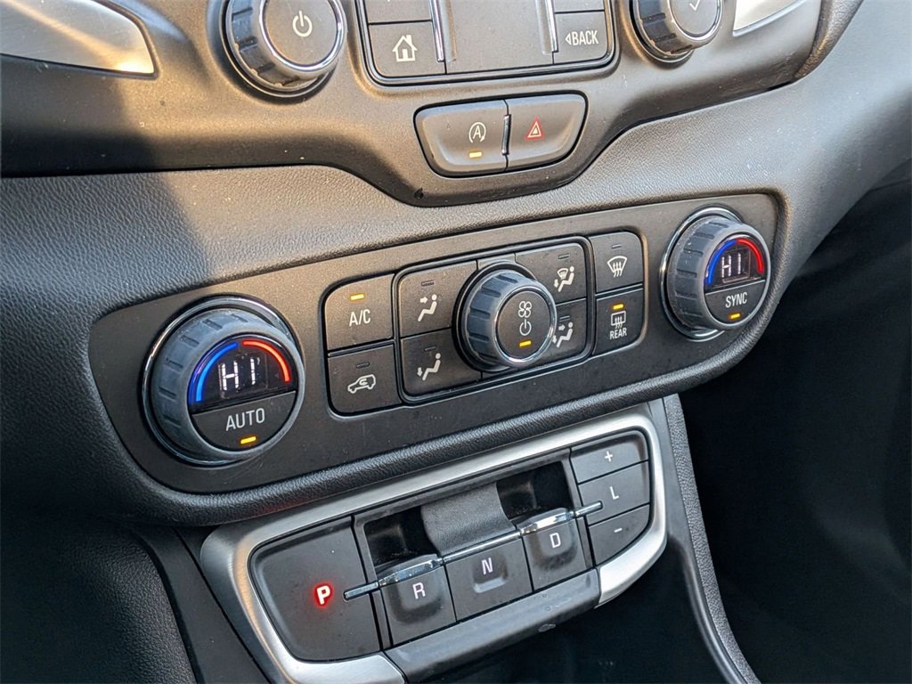 Used 2023 GMC Terrain SLT w/ Elevation Edition image 21