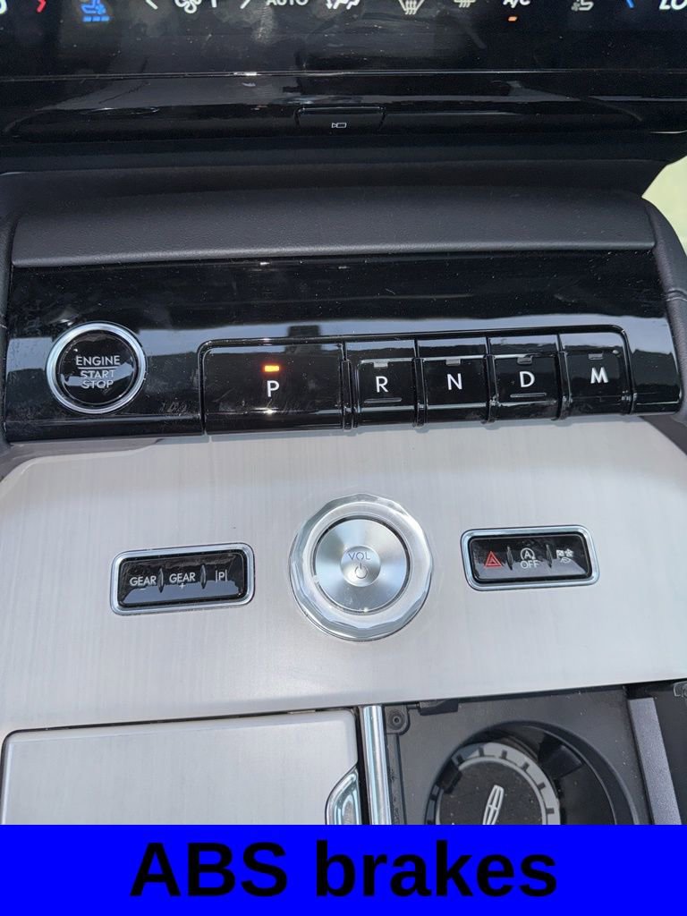 Used 2025 Lincoln Navigator Reserve w/ Jet Appearance Package image 13