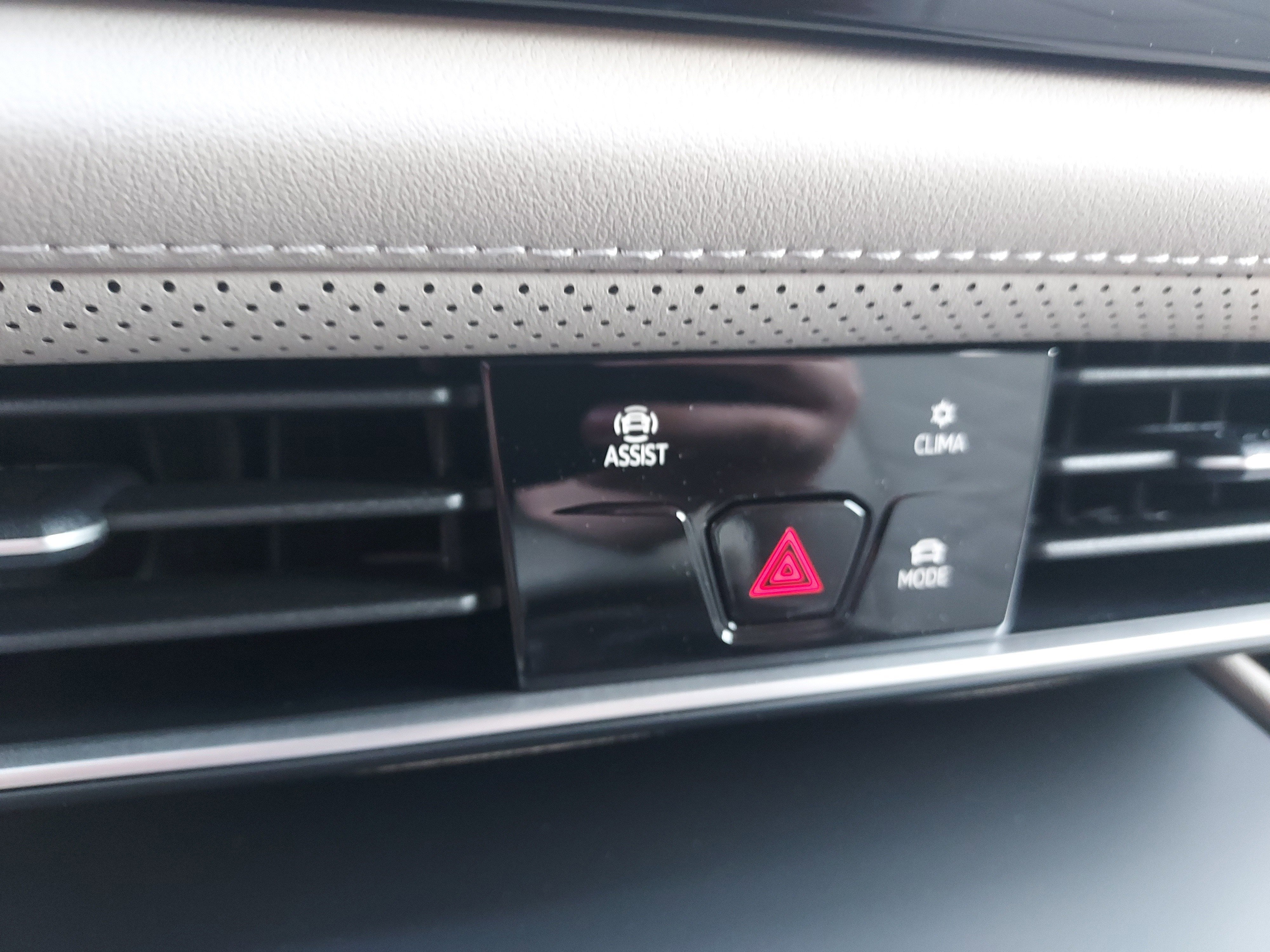 New 2026 Volkswagen Atlas SE image 31