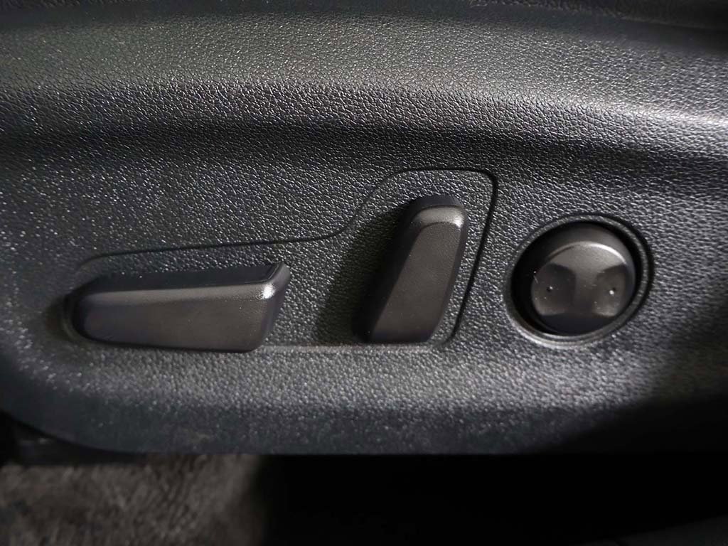 Used 2020 Kia Niro Touring image 34