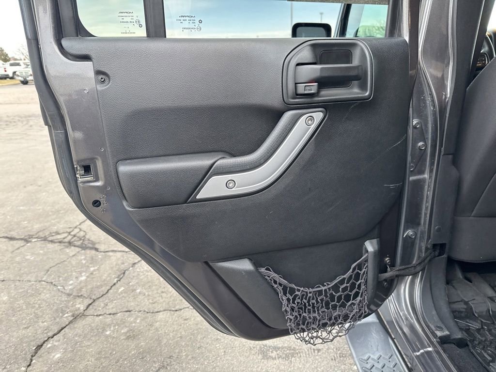 Used 2017 Jeep Wrangler Unlimited Sahara image 28