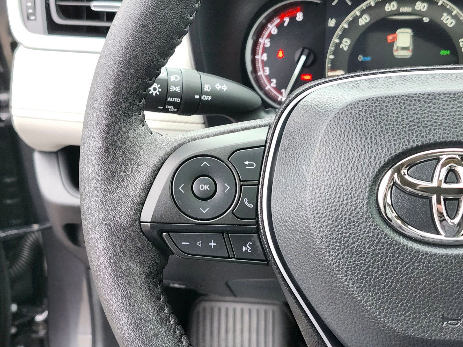 Used 2025 Toyota RAV4 XLE Premium image 29