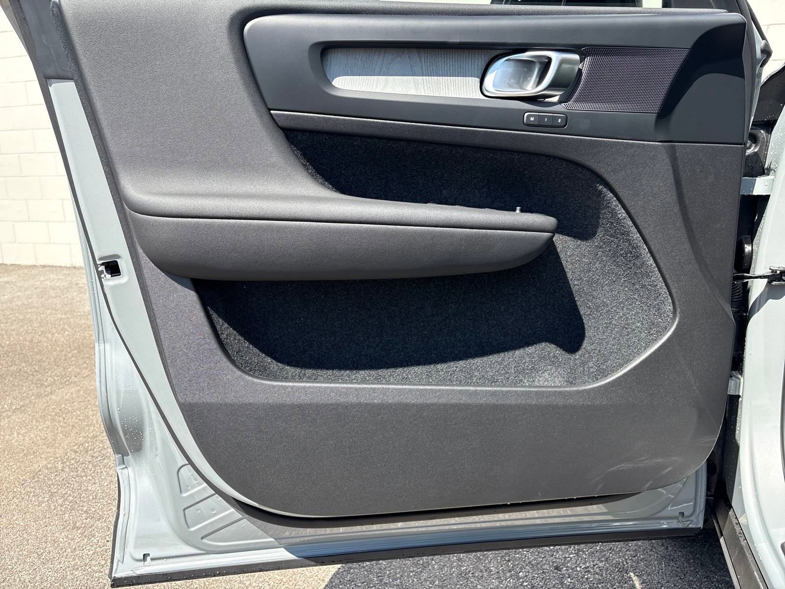 New 2026 Volvo XC40 B5 Plus w/ Protection Package Premier image 10